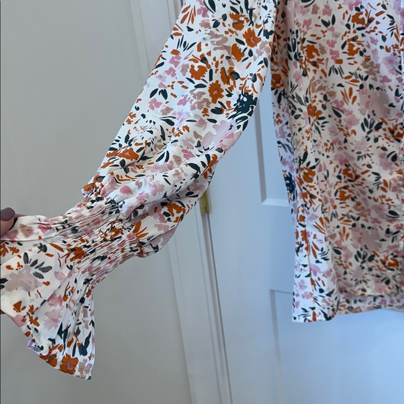 Floral Ruffle Blouse - Picture 3 of 8